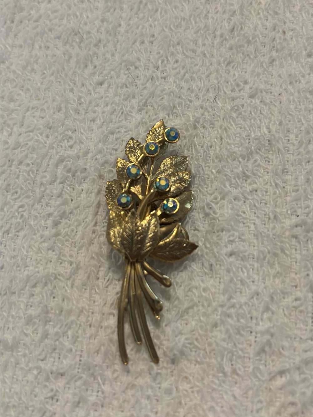 Vintage floral blue rhinestones brooch